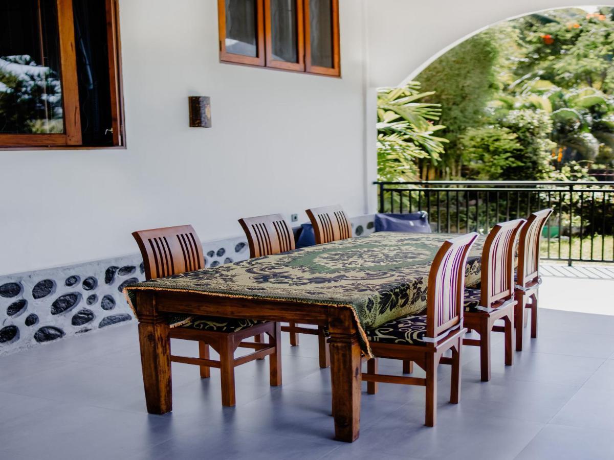 Sunset Villa Senggigi Exterior foto